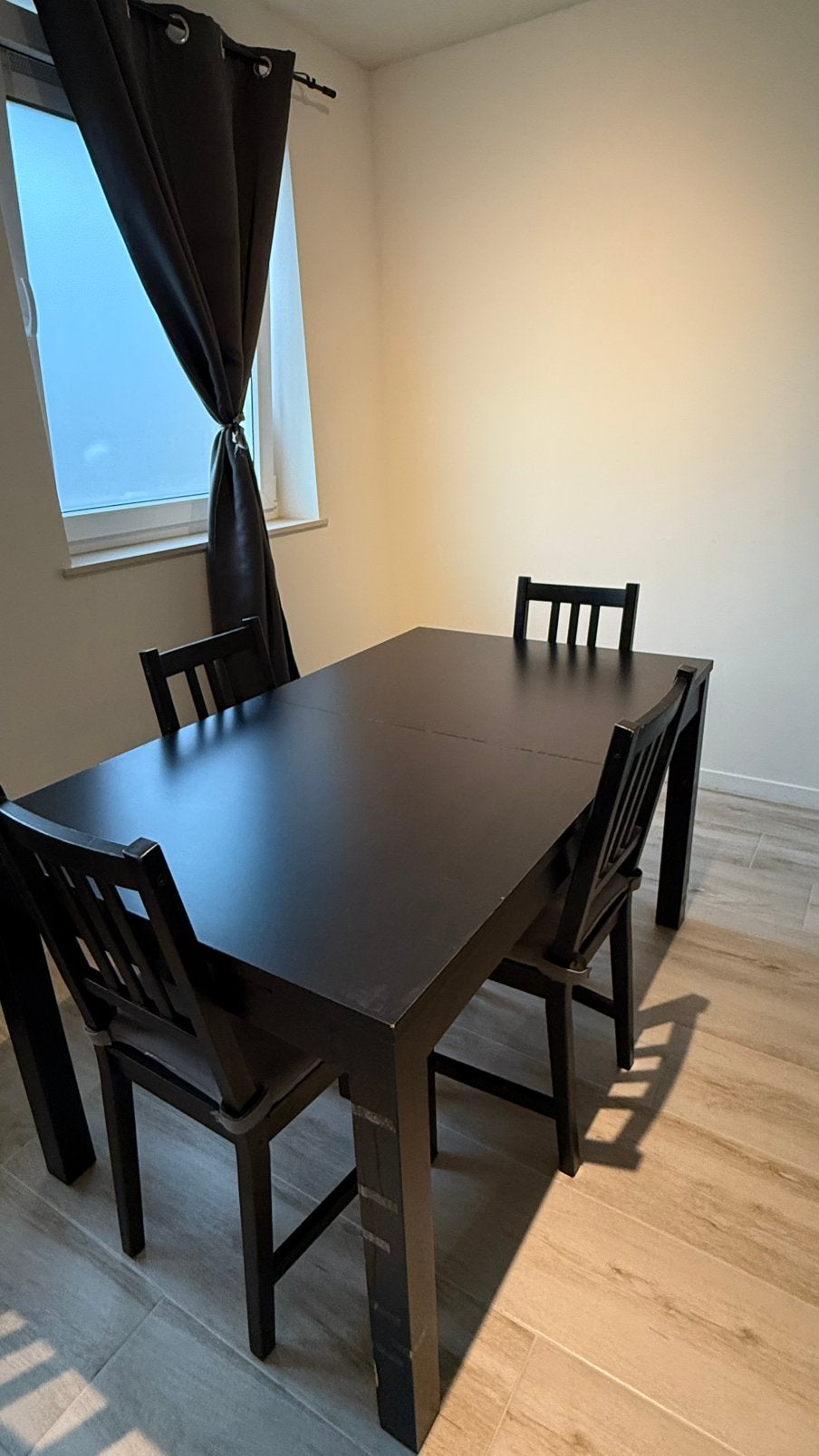 Extendable Dinning Table for free, Enlèvement, Utilisé, Moins de 4 chaises