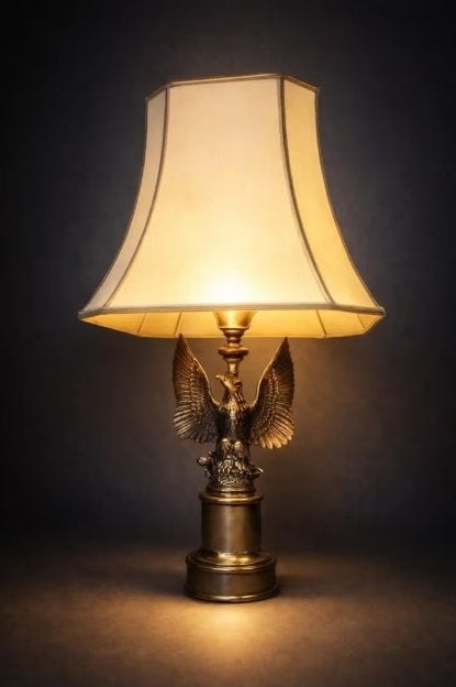 Loevsky & Loevsky - Lampe aigle royal ailes déployées., Antiquités & Art, Antiquités | Meubles | Chaises & Canapés, Enlèvement
