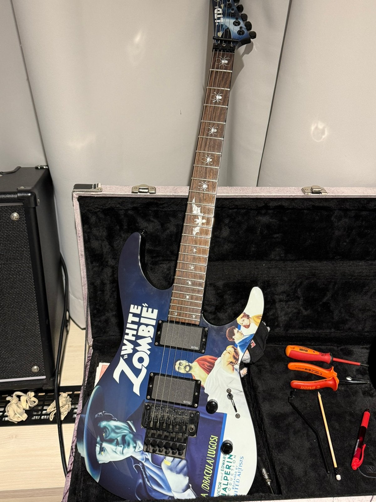 Kirk hammet’s white zombie guitar, Enlèvement ou Envoi, Comme neuf