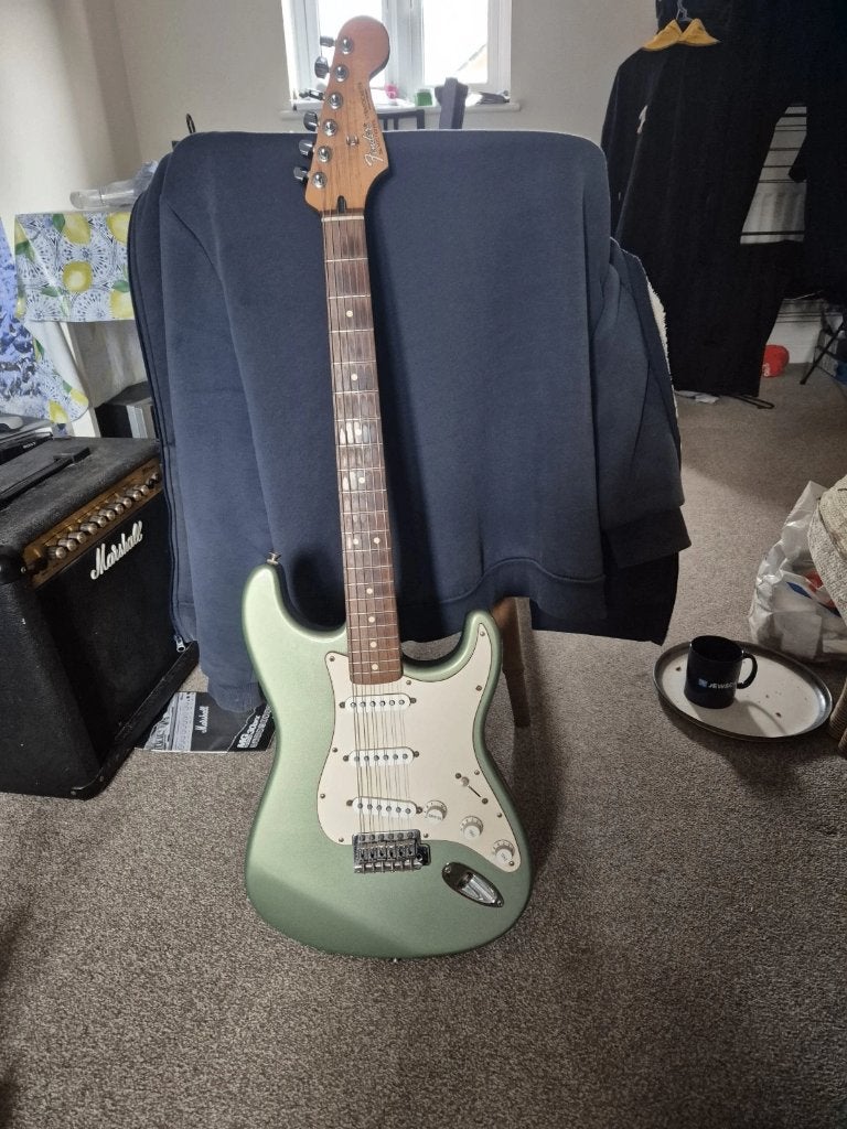 Fender Stratocaster MIM, Muziek en Instrumenten, Snaarinstrumenten | Gitaren | Elektrisch, Ophalen of Verzenden, Gebruikt, Solid body
