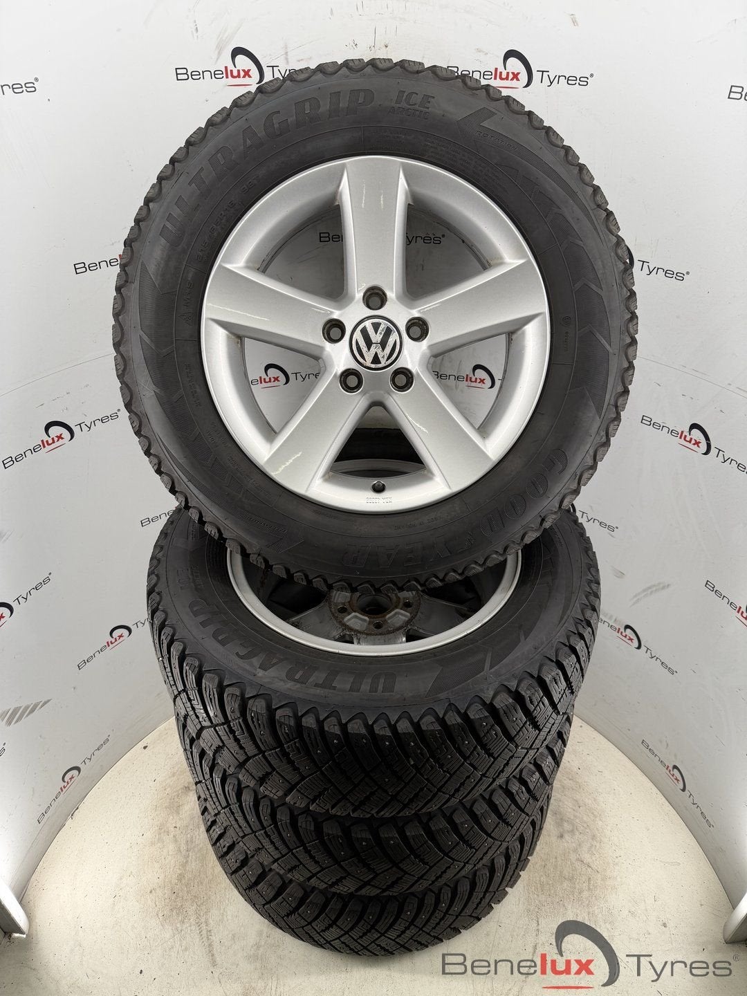16'' met spijkers Volkswagen Tiguan Phaeton T-roc VW Audi Q3, -, Banden en Velgen, Gebruikt, 215 mm