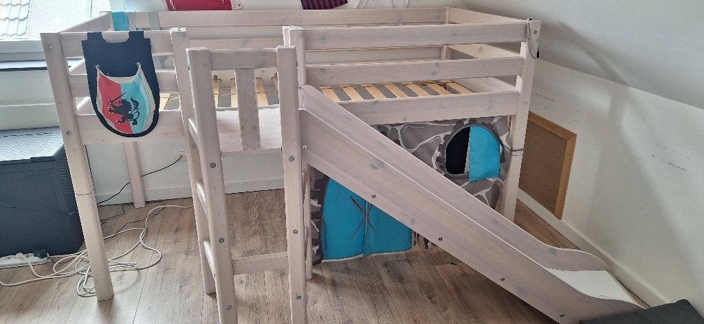 Kinderbed met glijbaan, Enfants & Bébés, Chambre d'enfant | Lits superposés & Lits mezzanines, Enlèvement, Utilisé, Lit mezzanine