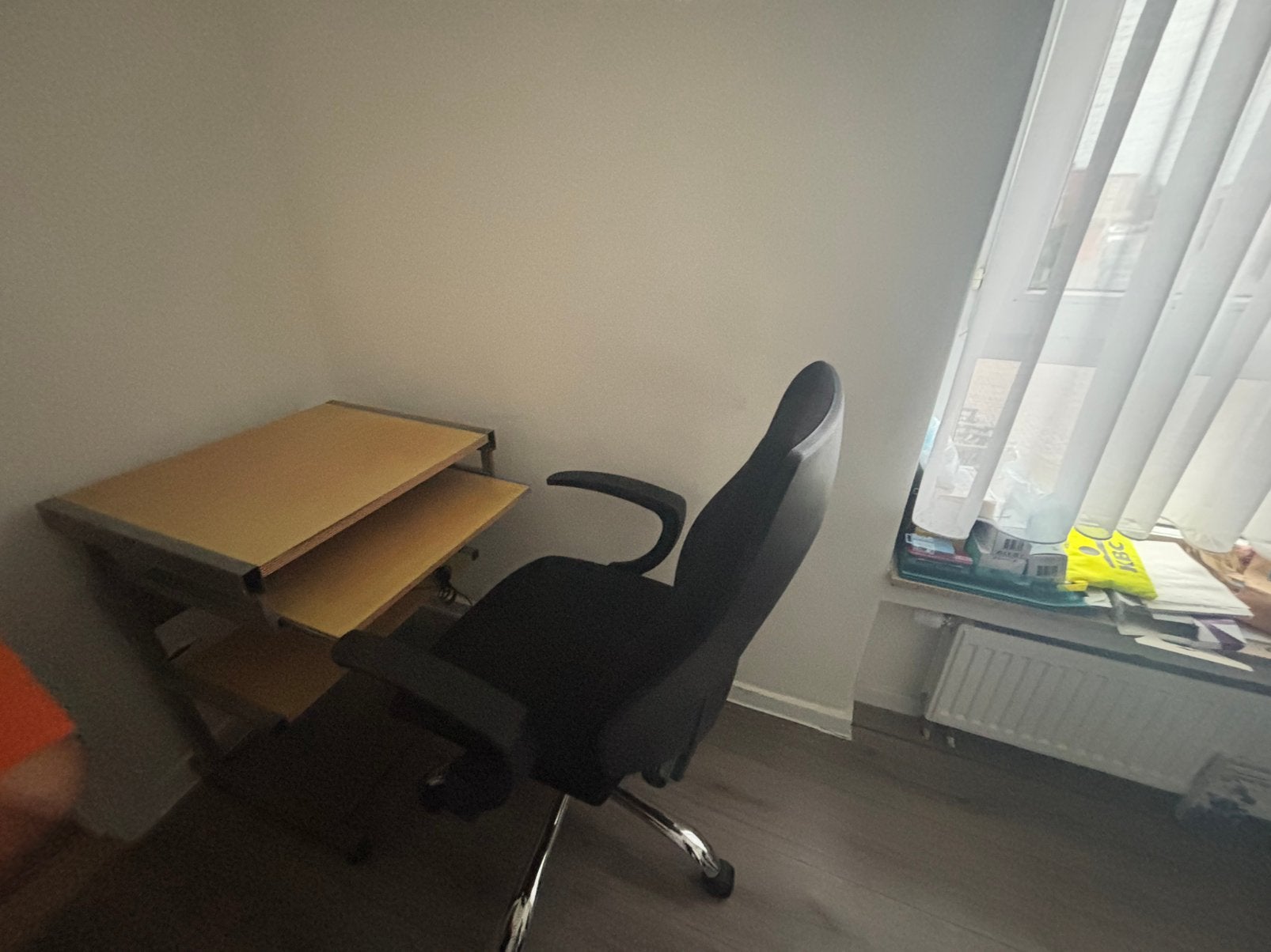 Bureau en bureau stoel, Huis en Inrichting, Ophalen, Hout, Zo goed als nieuw, Computerbureau