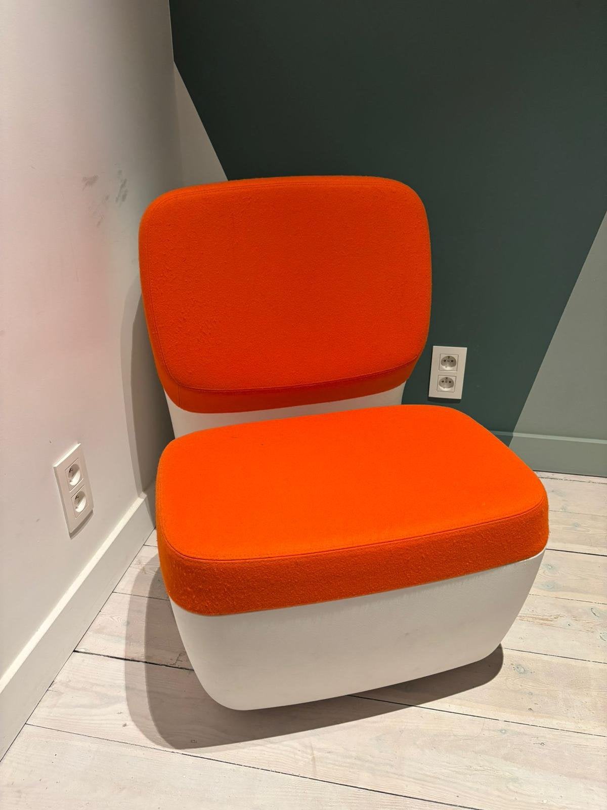 Design NIMROD, MAGIS Marc Newson, wit met oranje stoffering, Ophalen, Zo goed als nieuw