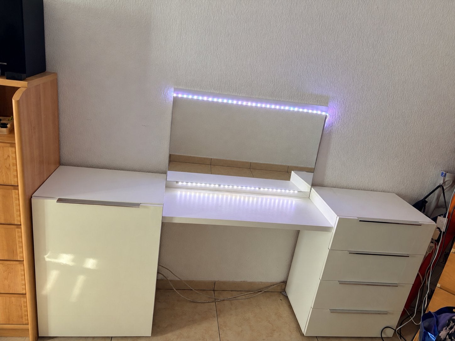 Coiffeuse avec led et armoire, Enlèvement, Comme neuf