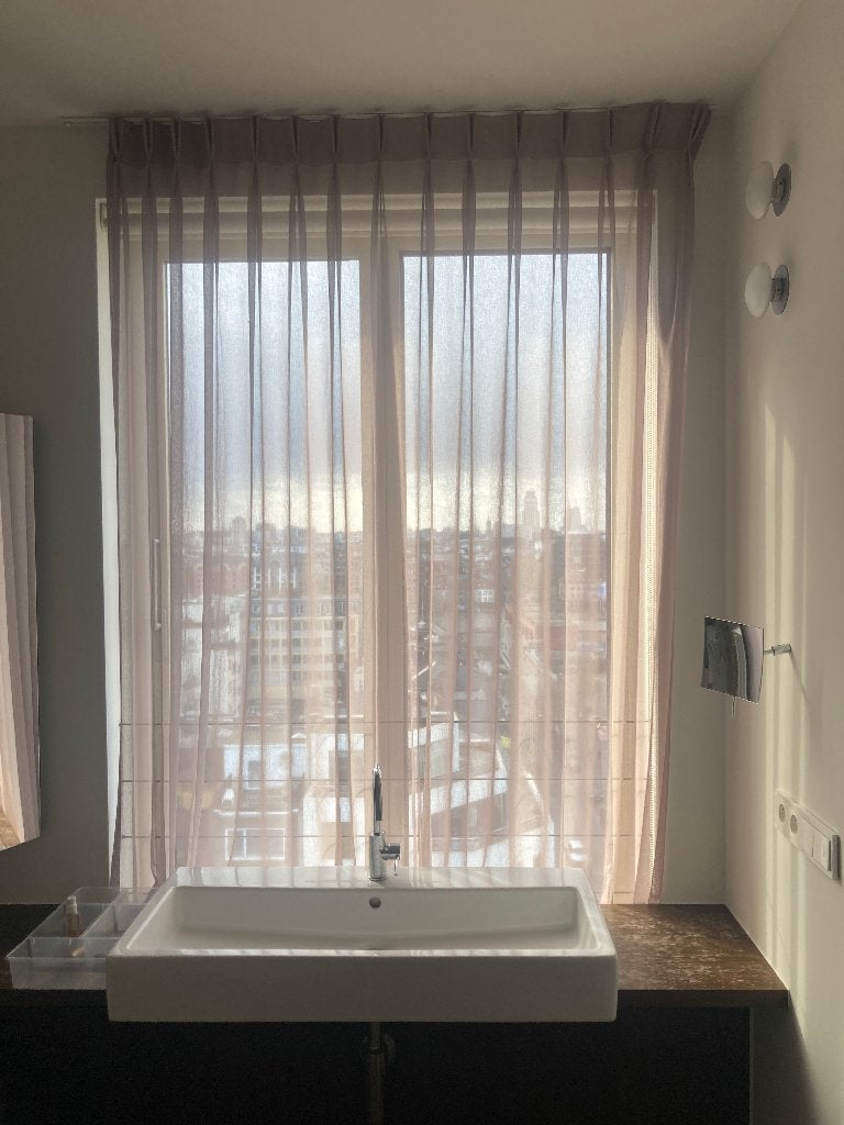 Voile gordijn Kvadrat/Sahco Ash H 273 cm B+- 160cm, Huis en Inrichting, Stoffering | Gordijnen en Lamellen, Zo goed als nieuw