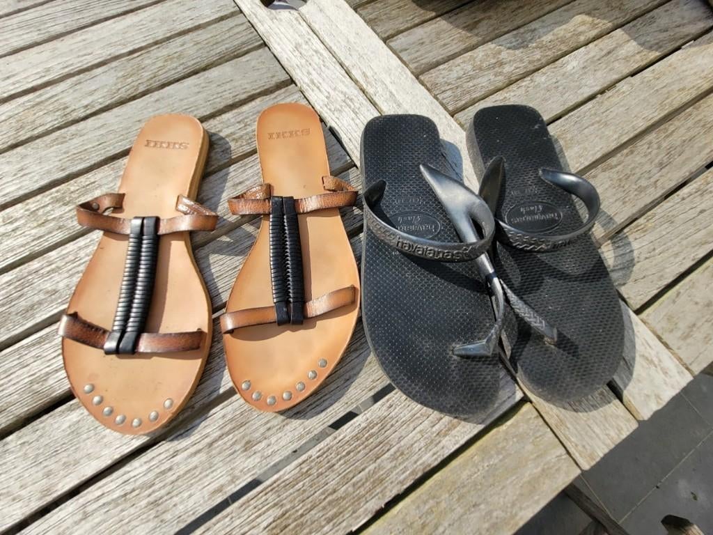 lot slippers 37, Slippers, Zwart, Ophalen of Verzenden, Zo goed als nieuw