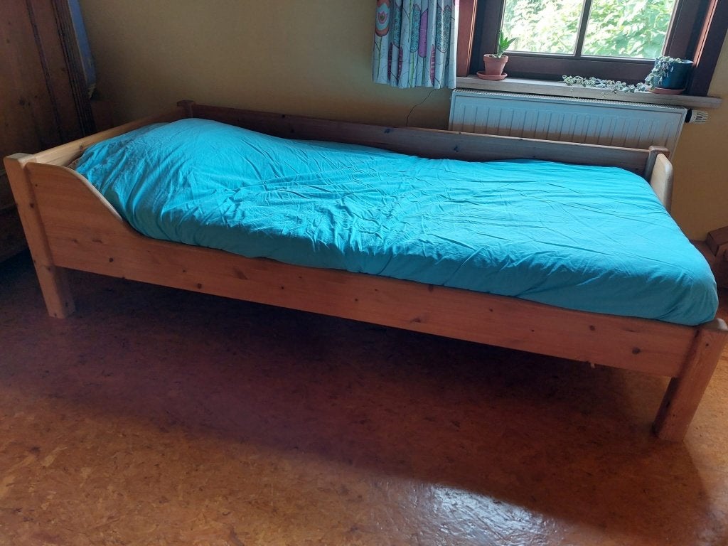 Grenen slaapkamer en bureau, Ophalen, Gebruikt, Eenpersoons