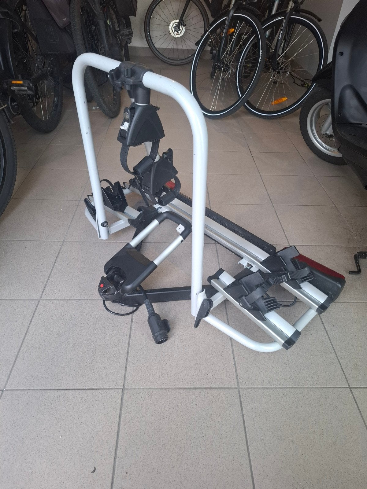 Fietsdrager voor op trekhaak, Ophalen