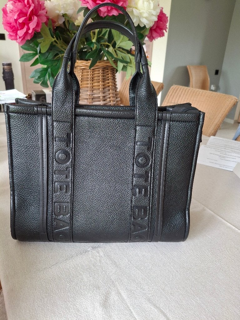 Sac à main noir  "Totem Bag", Bijoux, Sacs & Beauté, Sacs | Sacs Femme, Utilisé, Sac à main, Noir, Enlèvement ou Envoi