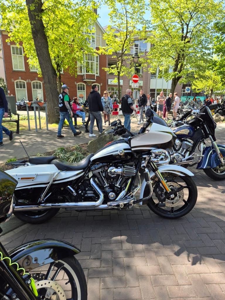 Harley davidson road glide cvo, Motoren, LED Verlichting, 2 cilinders, Gebruikt, Particulier