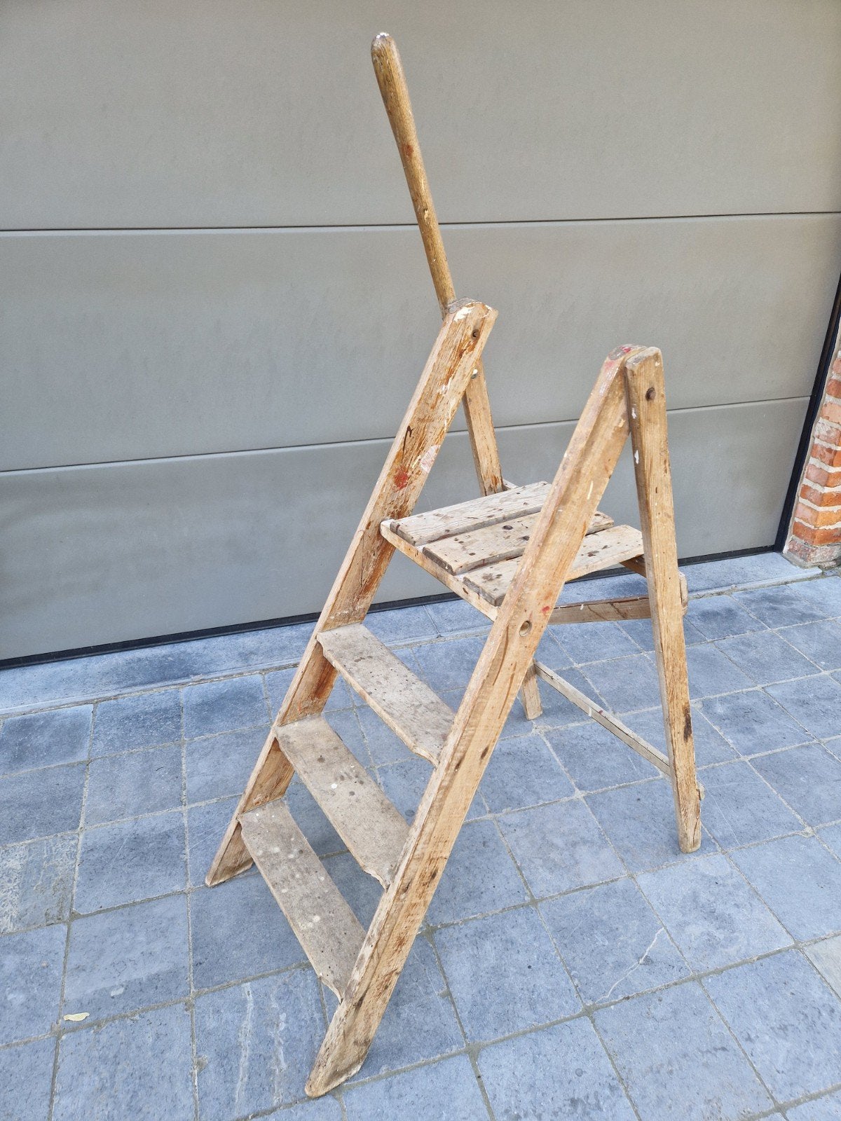 oude houten decoratieve trapladder, Ophalen