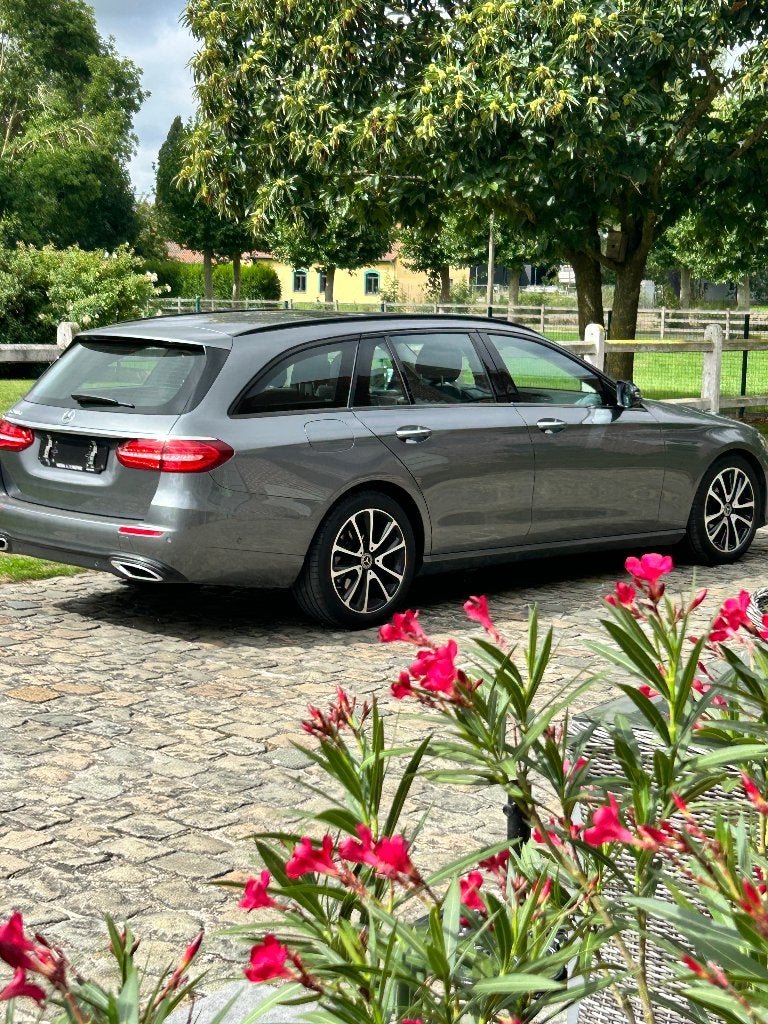 Mercedes E 200d BREAK OPTION COMPLÈTE, Argent ou Gris, Achat, Euro 6, Entretenue par le concessionnaire