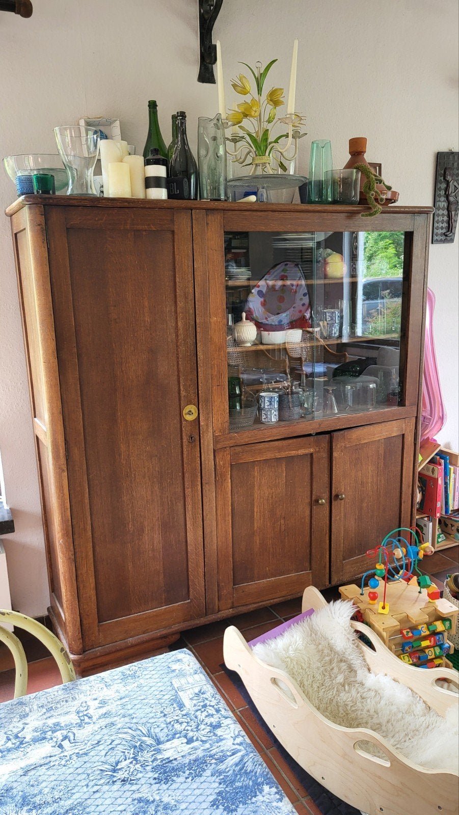 Antieke houten kast, Ophalen
