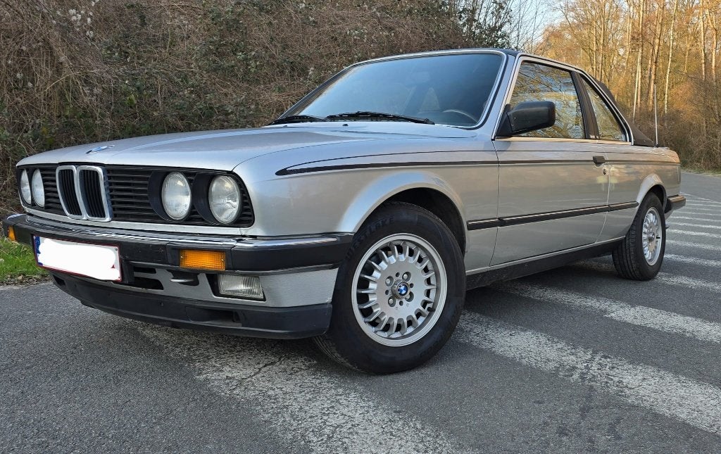 BMW E30 323I, Auto's, Achterwielaandrijving, Cabriolet, Particulier, 2 deurs