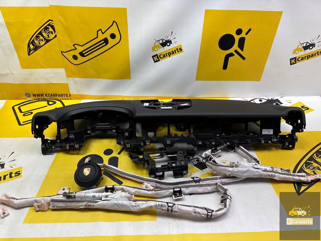 PORSCHE CAYENNE III Dashboard Set Facelift 2023- 9Y1858005 N, Gebruikt, Porscheplatz 1
70435  Stuttgart, DE, Porsche, Info@porsche.de