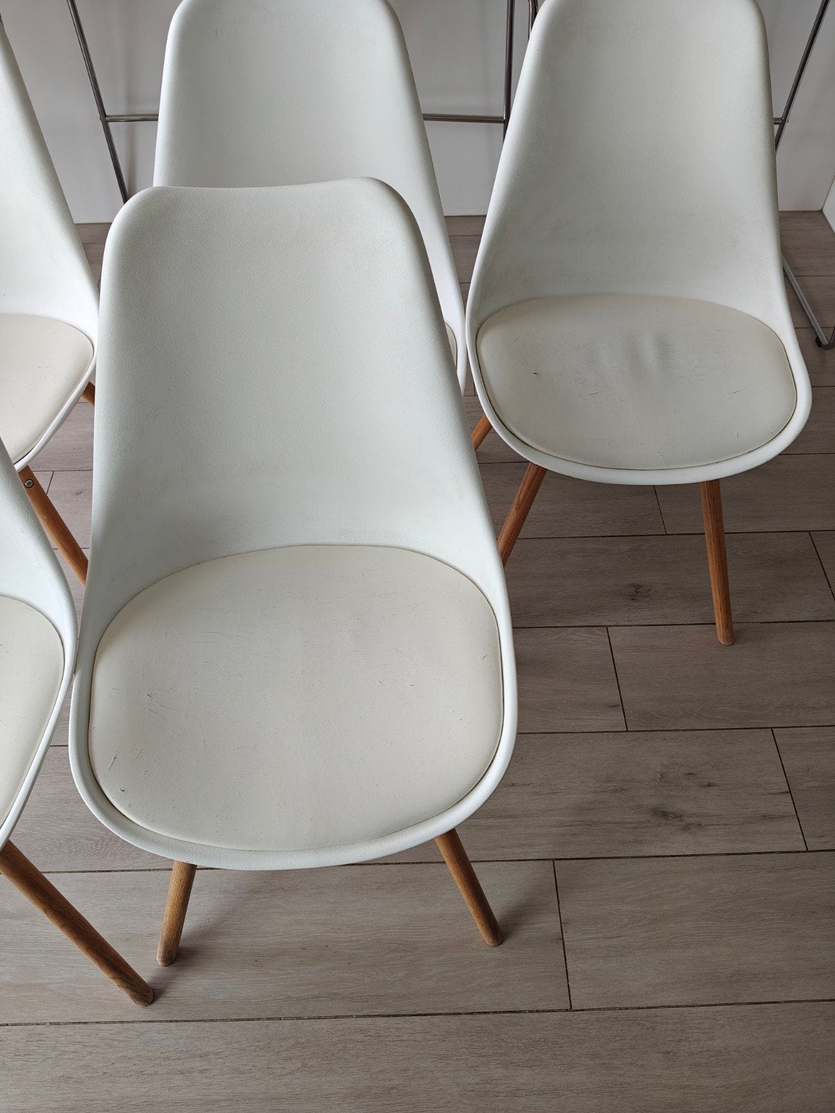 Chaises en cuir modernes sur pieds en bois, Maison & Meubles, Chaises, Enlèvement, Blanc, Modern, Cinq, Six Chaises ou plus
