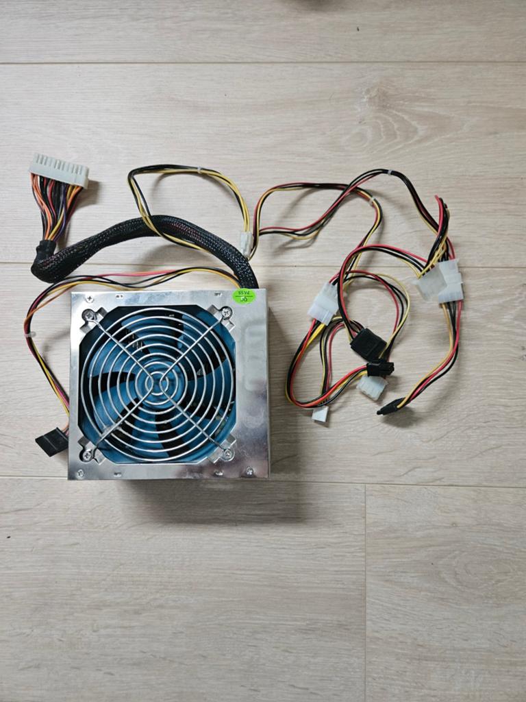 Delux power supply computer, 420 W, Computers en Software, Interne voedingen, Ophalen of Verzenden, Gebruikt