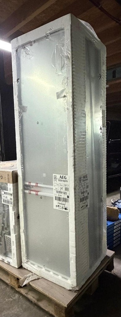 ONGEBRUIKT! AEG Inbouw Koel-vriescombinatie SCE819E5TS, Ophalen, 60 cm of meer, Met aparte vriezer, Nieuw