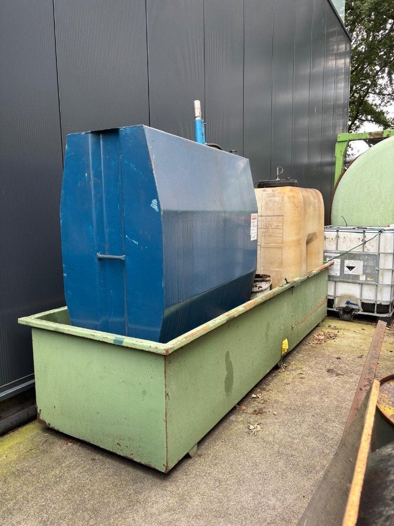 Lekbak + 2 1000L olievaten, Ophalen