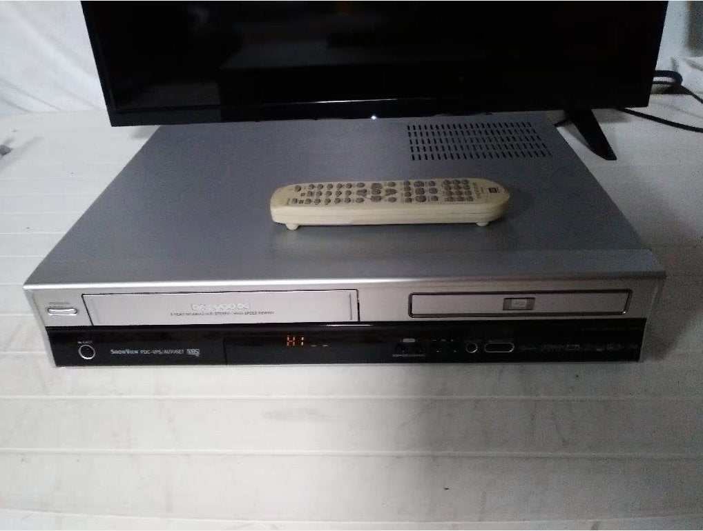 Daewoo DFX-6705 kopieer combi DVD recorder/VHS recorder, Audio, Tv en Foto, DVD spelers, Ophalen of Verzenden, Zo goed als nieuw