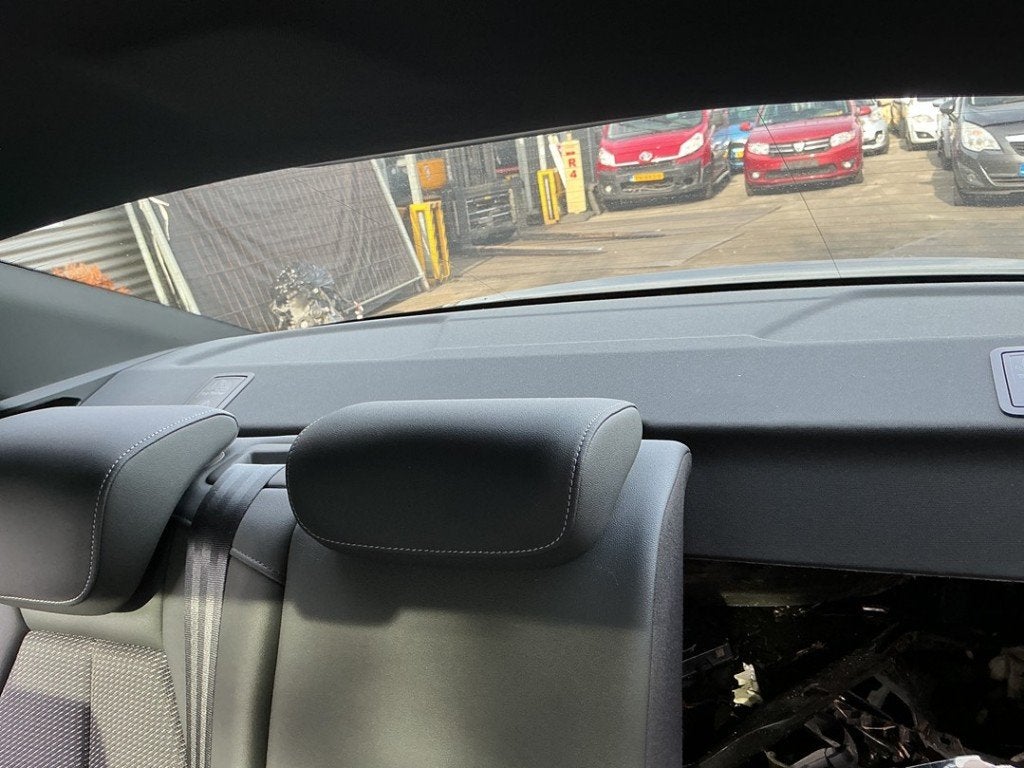 PLAGE ARRIERE Audi A3 Limousine (8YS) (|8Y5863411|), Auto-Union-Straße  1,
85057  Ingolstadt, DE, Info@audi.de, Audi, Utilisé