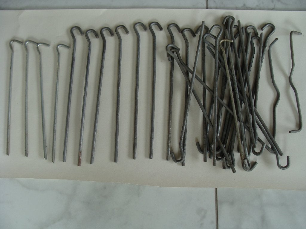 lot 37 anciens piquets pour tente camping ou autre, Ophalen, Zo goed als nieuw