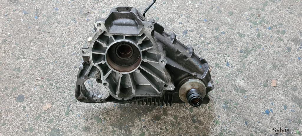 Tussenbak Verdeelbak BMW X5 E70 /  X6 E71 7599887, Auto-onderdelen, Gebruikt, -, -, Ophalen of Verzenden