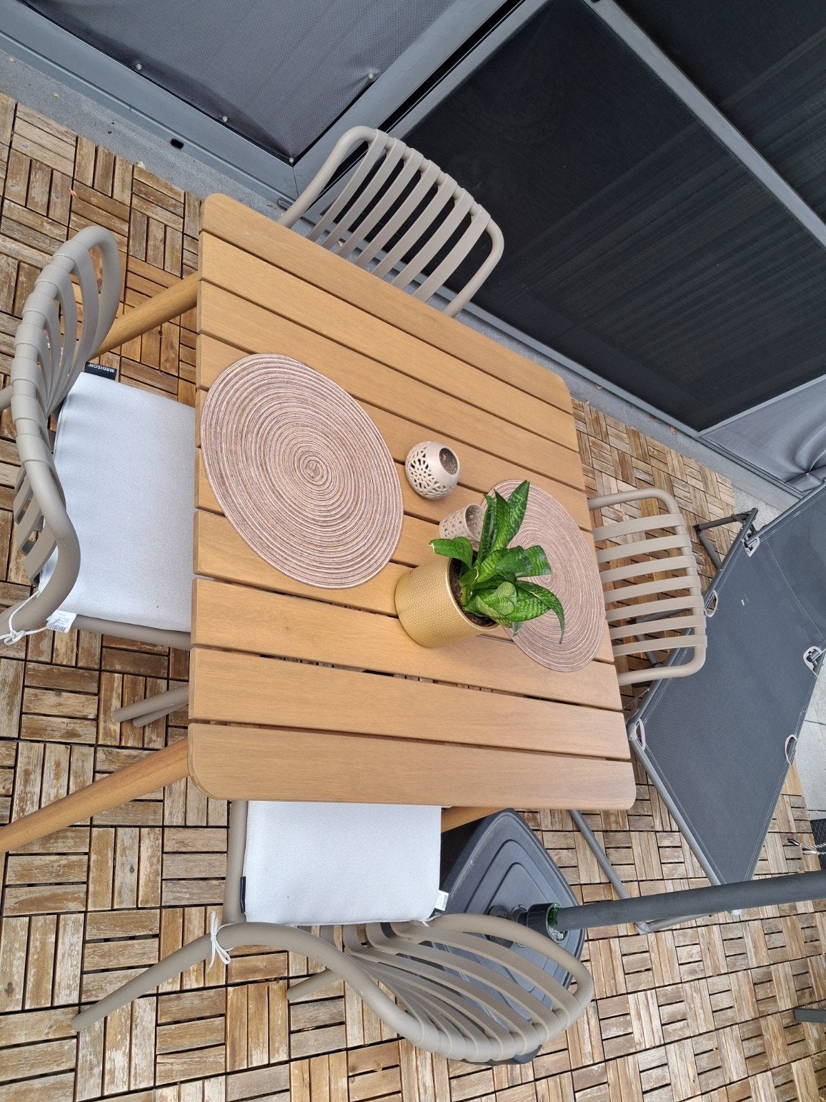 4 tuinstoelen stapelbaar zandkleur uv bestendigd, Tuin en Terras, Terrasdelen en Vlonders, Ophalen, Zo goed als nieuw, Kunststof