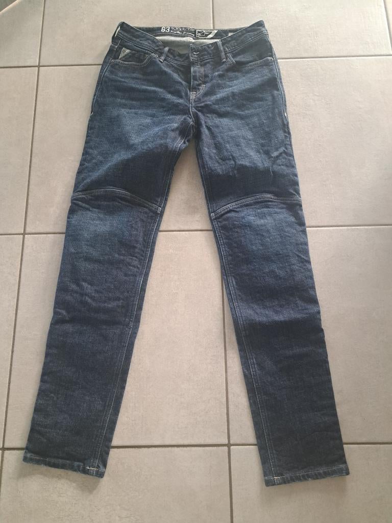 Damesjeans motokledij, Ophalen