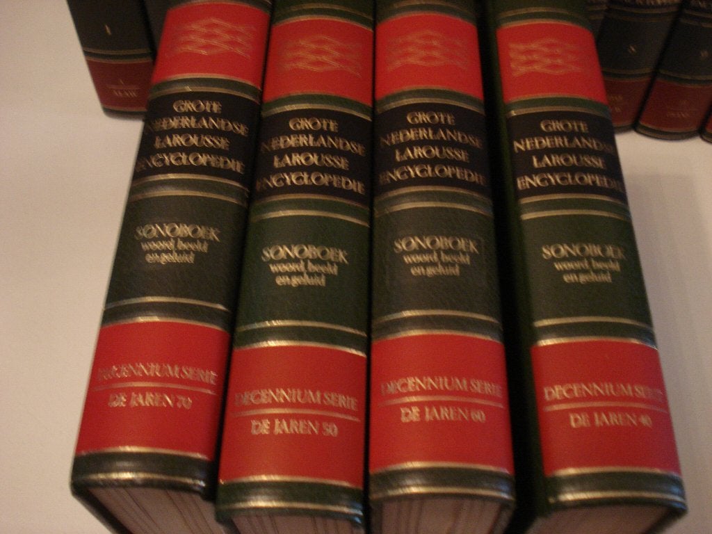 4 Sonoboeken +box Larousse Encyclopedie, Boeken, Ophalen