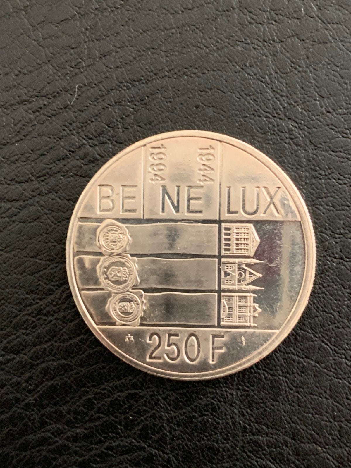 250 Bef Zilveren munt BENELUX 50 jaar, Postzegels en Munten, Ophalen of Verzenden