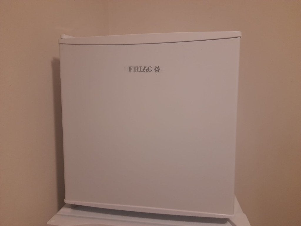 verzorgde diepvriezer, Elektronische apparatuur, Ophalen, Minder dan 85 cm, Minder dan 75 liter, 45 tot 60 cm