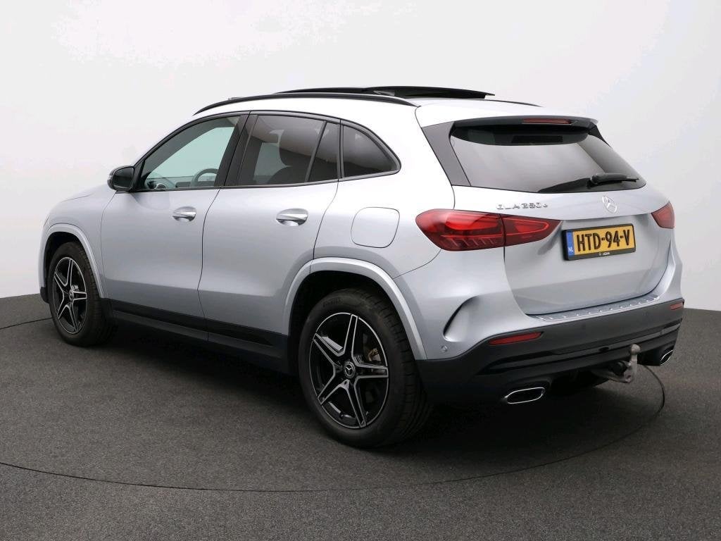 Mercedes-Benz GLA 250 e AMG Line + TREKHAAK + PANO DAK + MUL, Auto's, Dealer onderhouden, Zwart, 4 cilinders, Bedrijf