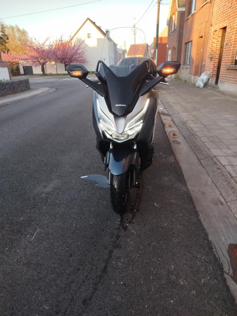 Honda forza 300, Motoren, Particulier, Scooter