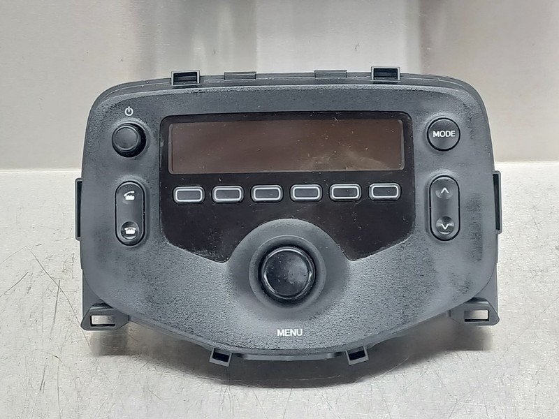 RADIO Toyota Aygo (B40) (01-2014/06-2018) (|861200H050|), Dhr. M. Roggen, Toyota, Stadsweg 37 37
9917 PV  WIRDUM GR., NL, Utilisé