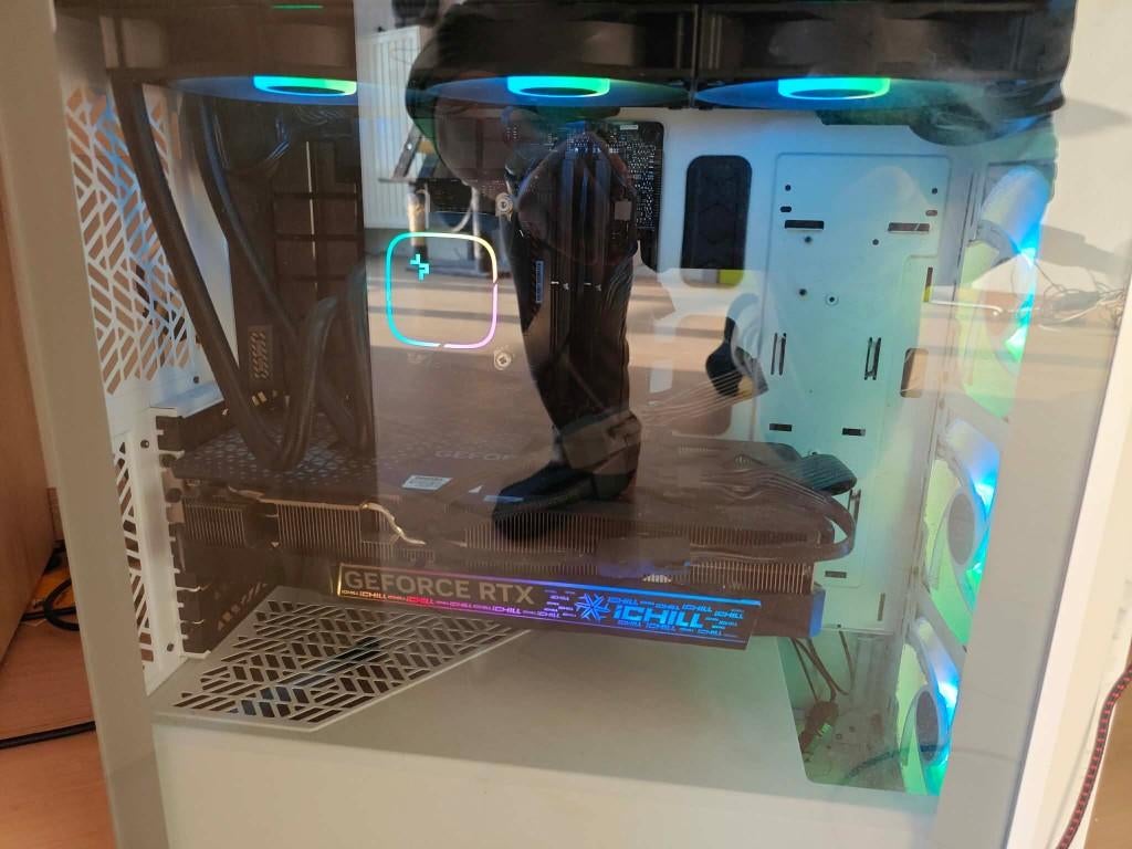 High end game PC, Computers en Software, Desktop Pc's, Gebruikt, 4 Ghz of meer, SSD, 32 GB, Met videokaart, Gaming, Ophalen of Verzenden