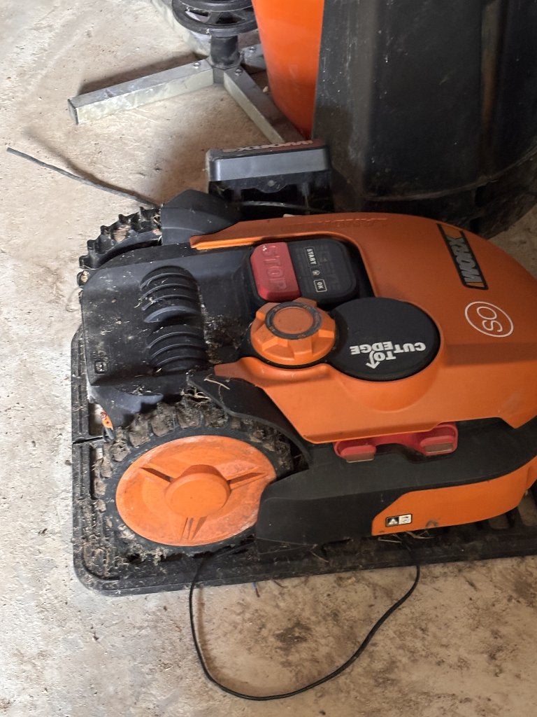 Tondeuse robot Worx à REVISER, 20 à 25 cm, Avec capteur de pluie, WORX, Enlèvement