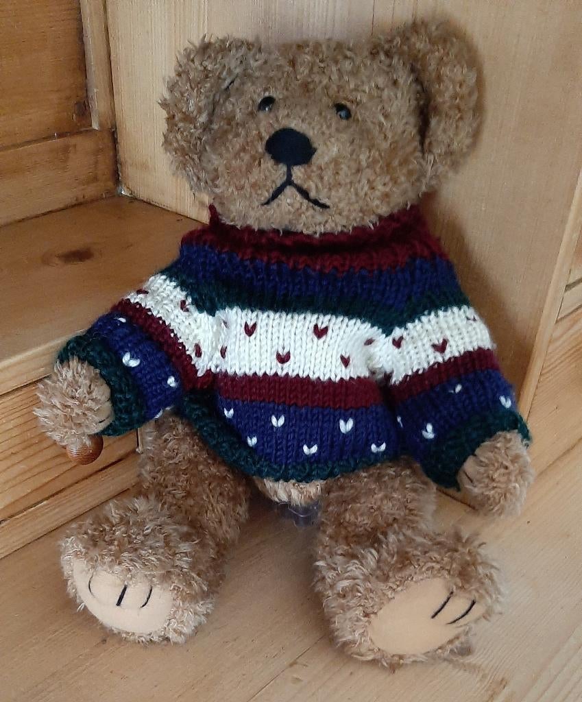 Te koop: Mooie vintage beer met truitje, Collections, Ours & Peluches, Comme neuf, Ours en tissus, Autres marques, Enlèvement