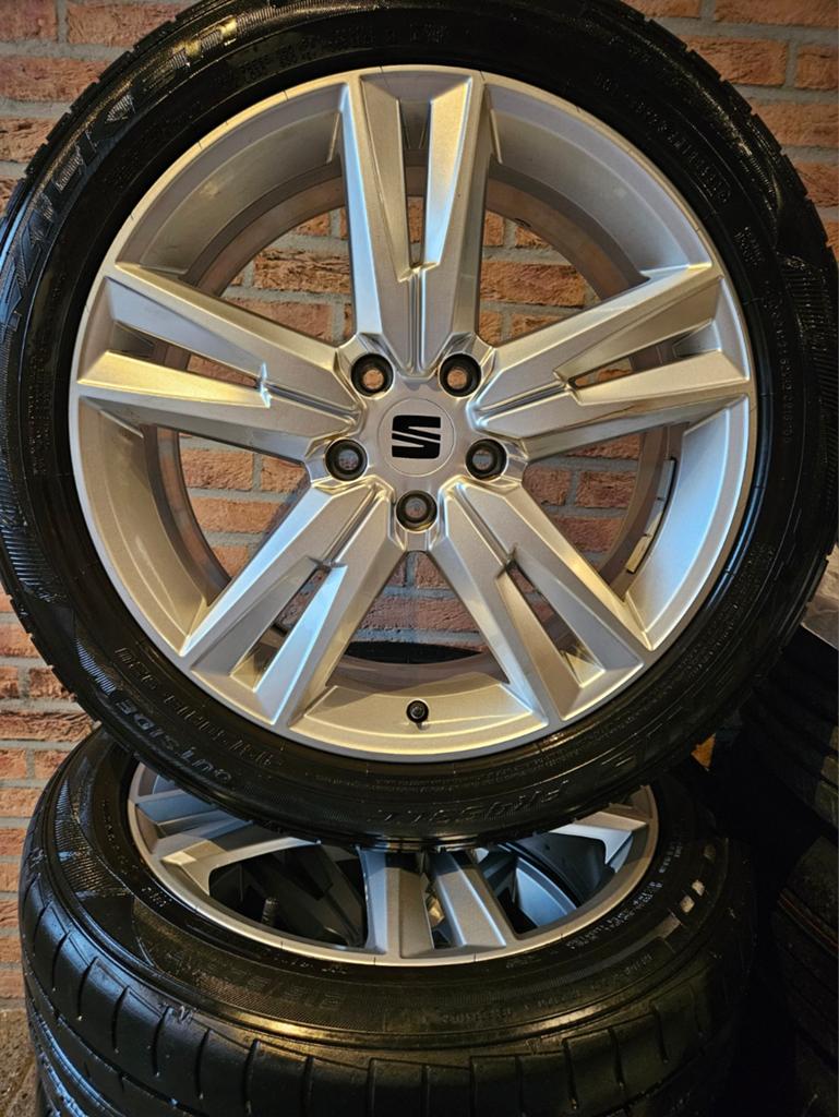 18 inch Seat Ateca FR Velgenset 5x112 Falken 215-50R18, Auto-onderdelen, Banden en Velgen, Banden en Velgen, Zomerbanden, 18 inch
