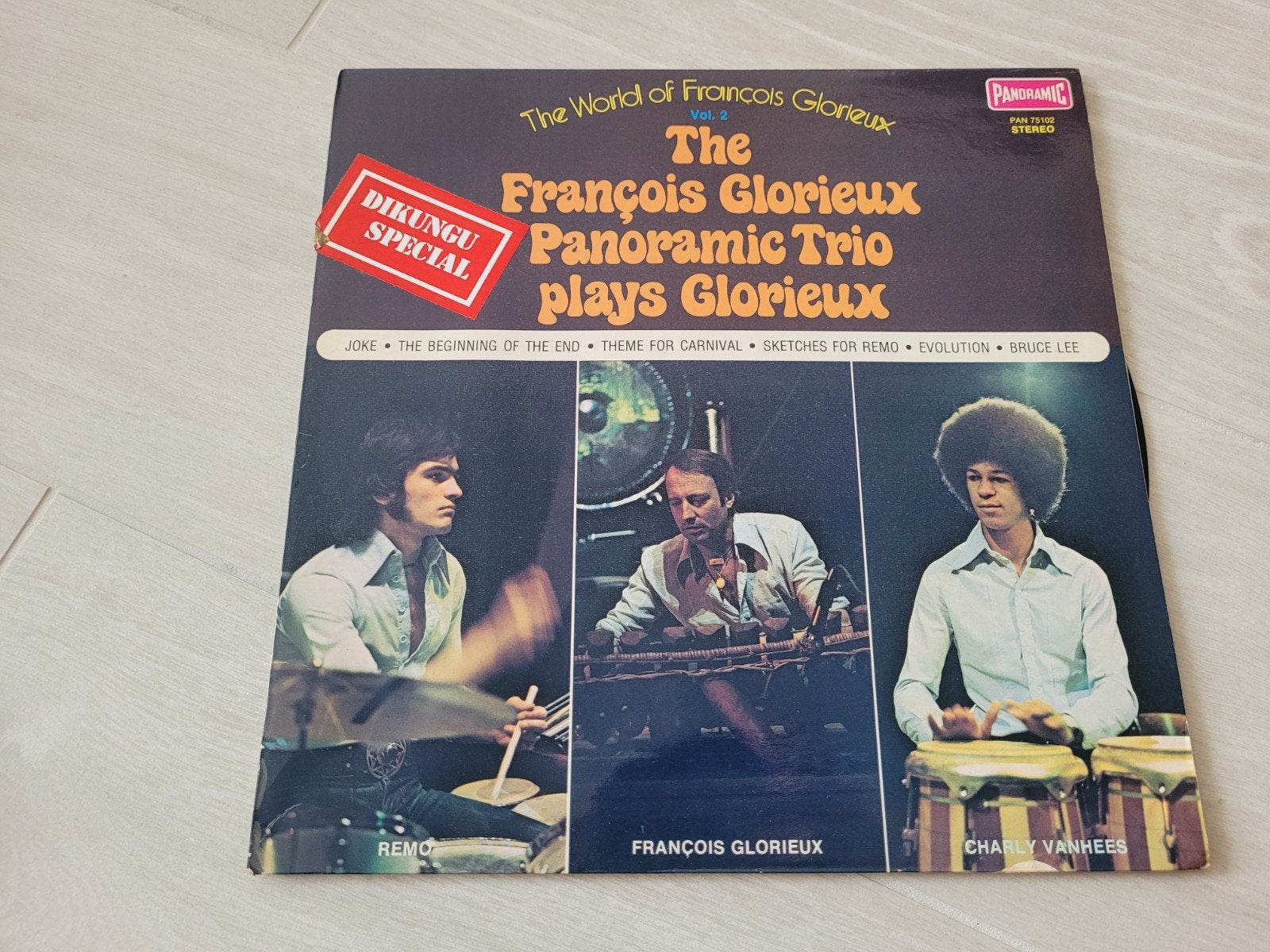 Vinyl The Francois Glorieux Panoramic Trio plays Glorieux, Enlèvement ou Envoi, Utilisé