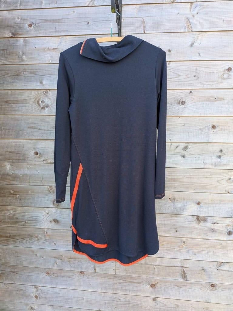 6 robes, une veste en cuir et une jupe, Vêtements | Femmes, Robes, Enlèvement