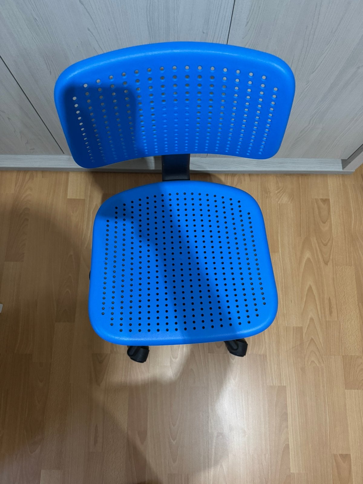 Chaise de bureau bleue IKEA Alpik à récupérer, Maison & Meubles, Enlèvement, Comme neuf, Chaise de bureau