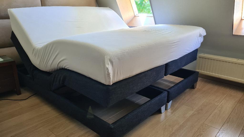 boxspring elektrisch verstelbare, Ophalen, Eenpersoons, 210 cm, Zo goed als nieuw