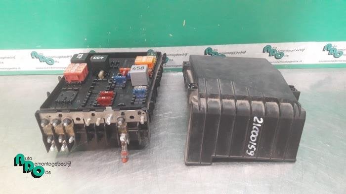 Boîte à fusibles d'un Volkswagen Touran (Touran 03-), Volkswagen, -, 3 mois de garantie, Utilisé