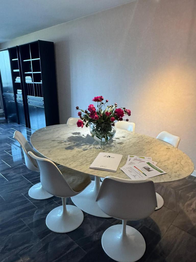 Originele Knoll tafel Tulip, Huis en Inrichting, Ophalen, Overige materialen, 150 tot 200 cm, 200 cm of meer
