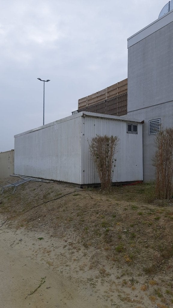 Grote werfkeet 2 ruimtes, Ophalen, Gebruikt