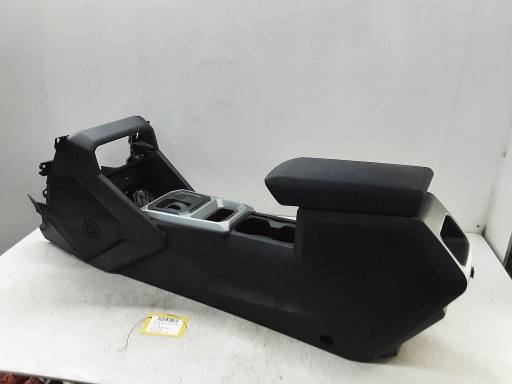 CONSOLE CENTRALE Dacia Duster (DJF) (01-2023/-), Autos : Pièces & Accessoires, Dacia, Renault Deutschland AG, Utilisé, Peter-Huppertz-Straße 5
51063  Köln, DE