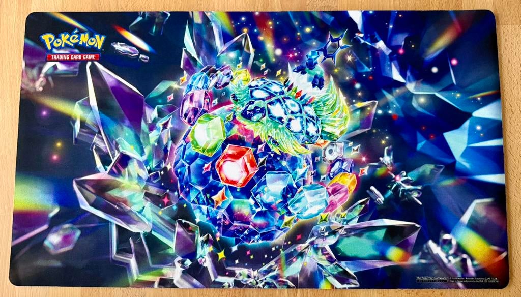 Pokemon Terapagos ex (PlayMat+MatPod), Hobby en Vrije tijd, Ophalen of Verzenden, Zo goed als nieuw