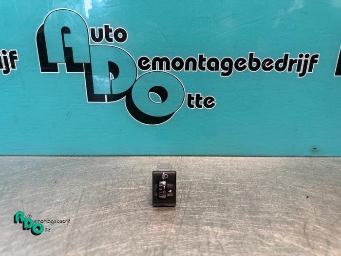 Commutateur phare hauteur réglable d'un Suzuki Ignis (Ignis, -, 3 mois de garantie, Utilisé, -